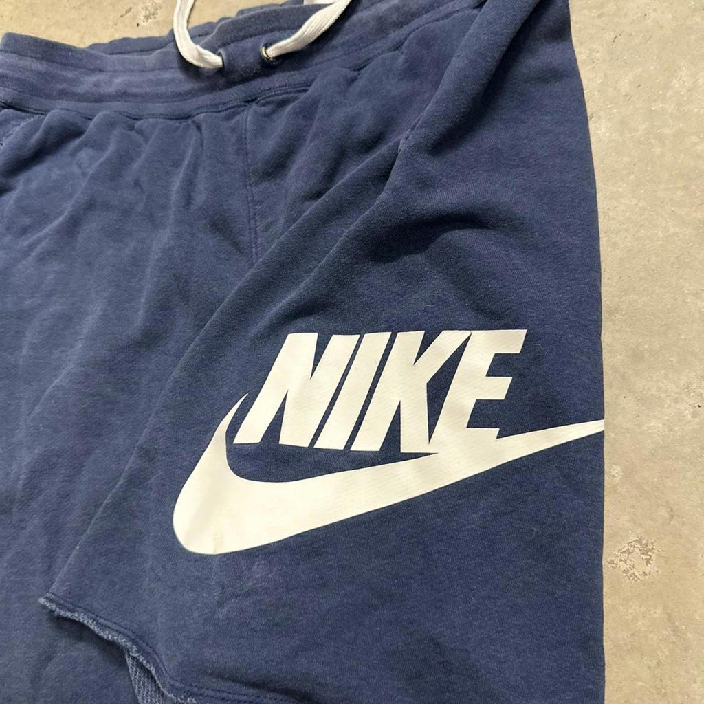 Nike Comfort navy blue Logo shorts
