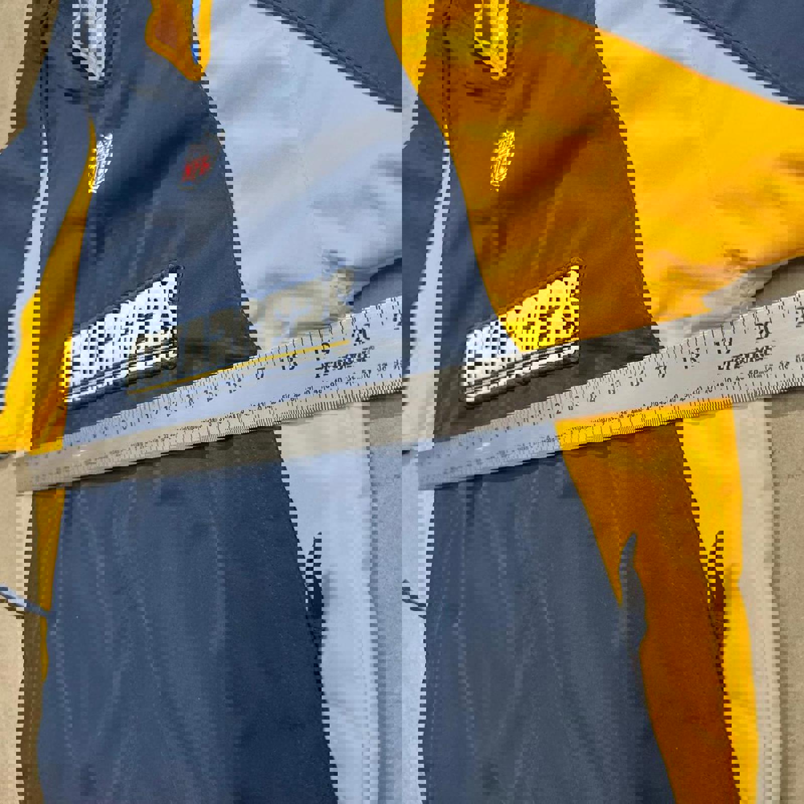 Vintage 2000’s SD Chargers Embroidered Patch Windbreaker Zipperless Jacket