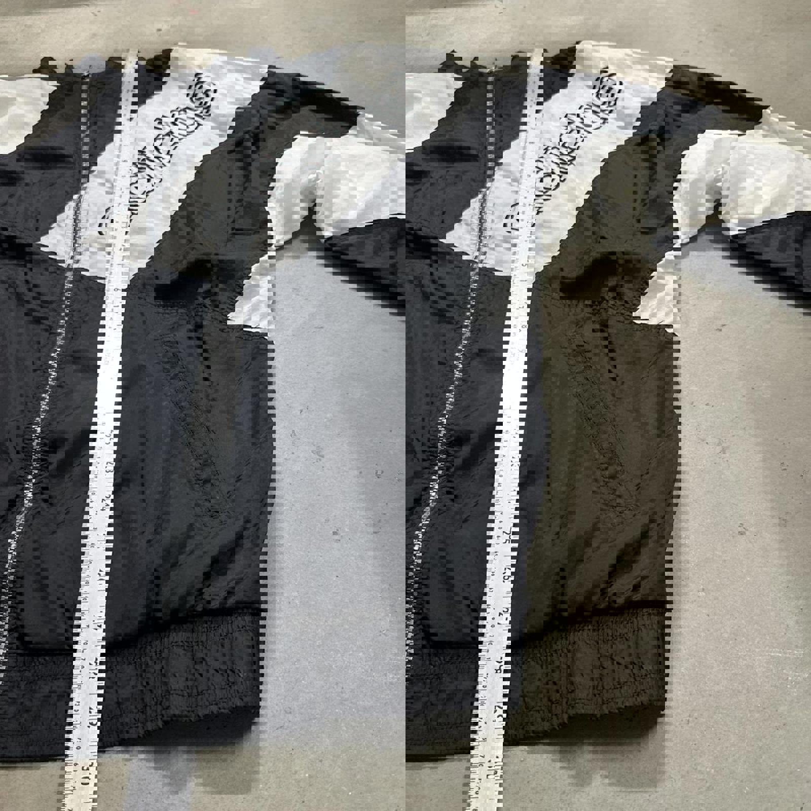 Vintage 90’s Adidas B/W Windbreaker Jacket with Sidelogo, VTG Zipper & VTG Tag