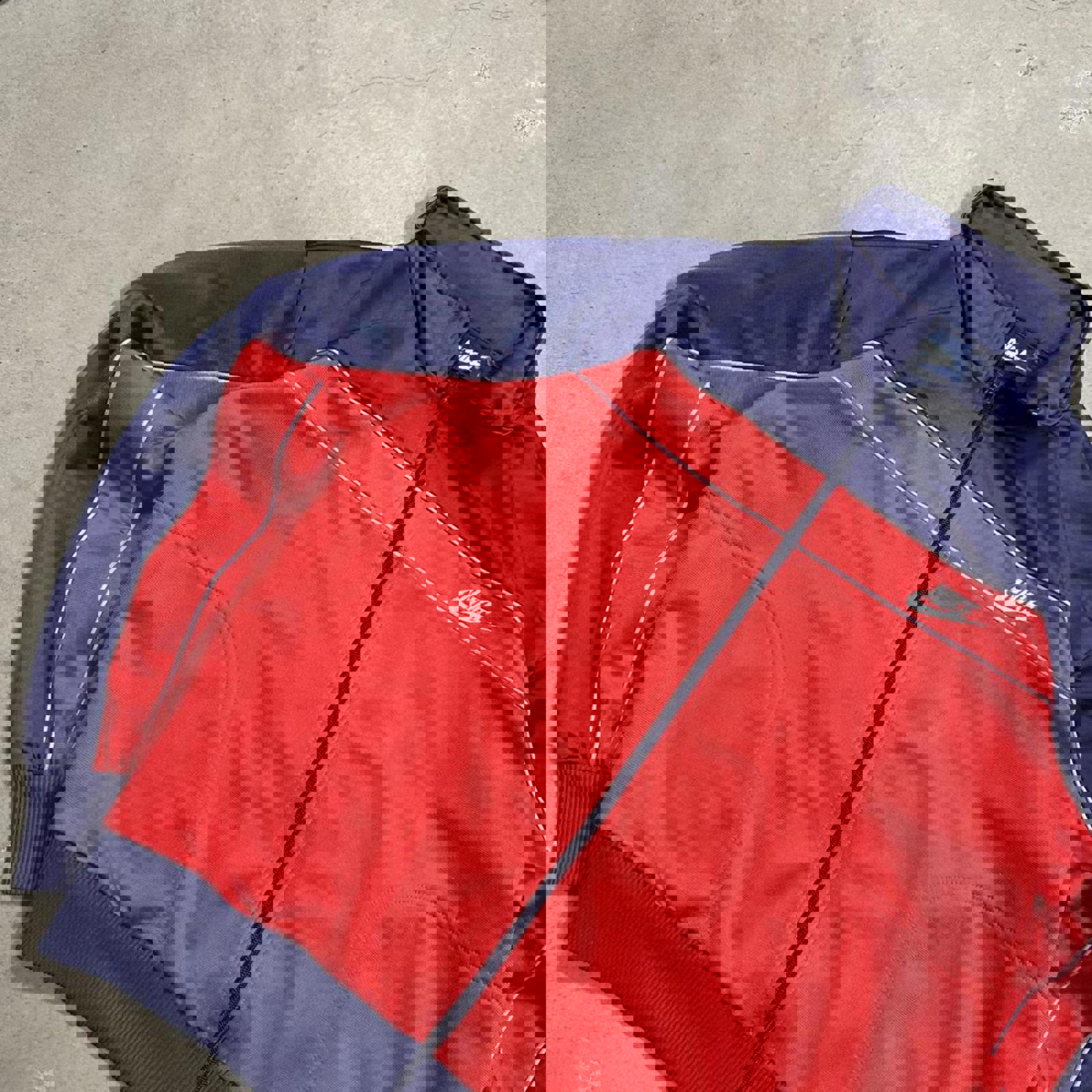 Vintage 90’s Nike Red&Navy Track Zip