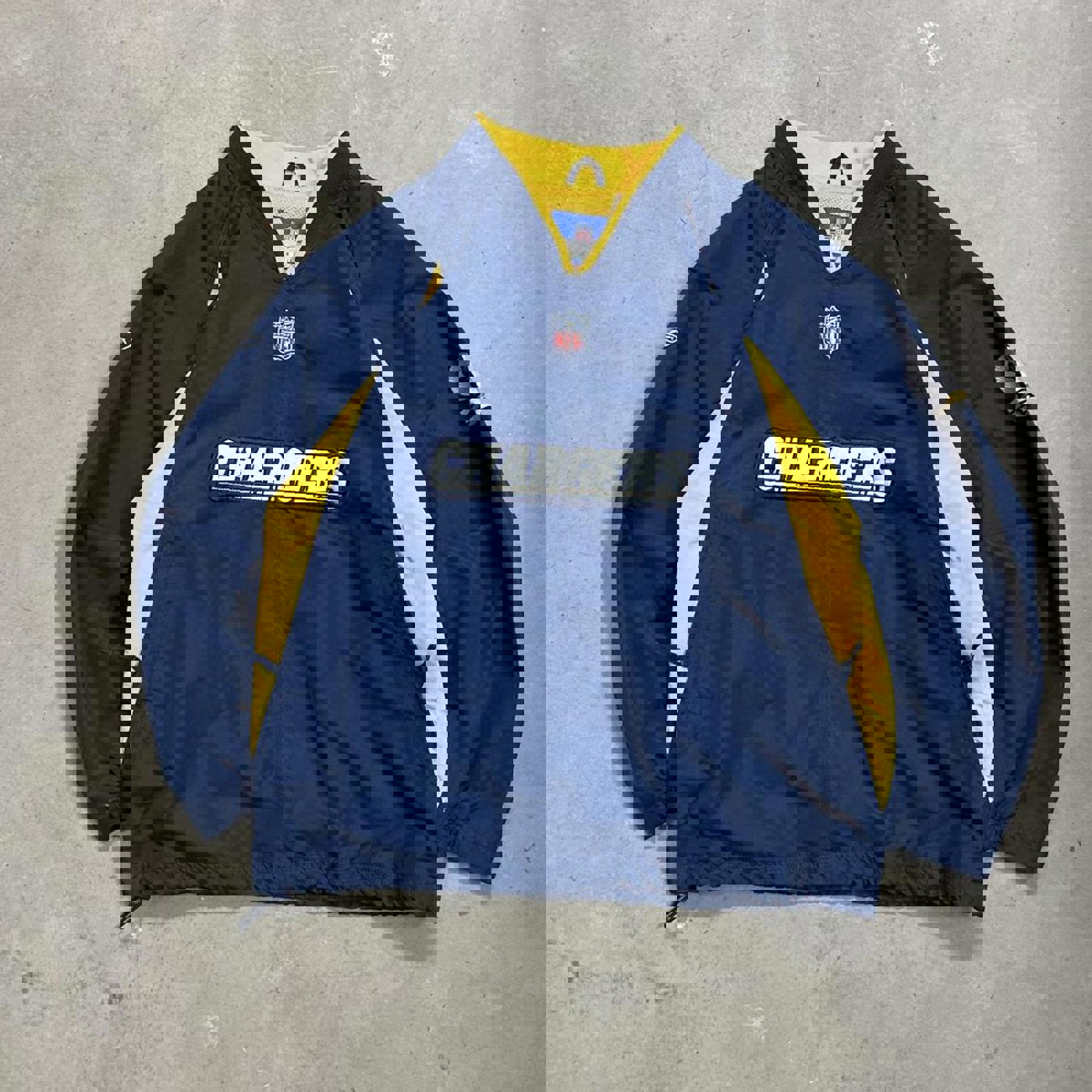 Vintage 2000’s SD Chargers Embroidered Patch Windbreaker Zipperless Jacket
