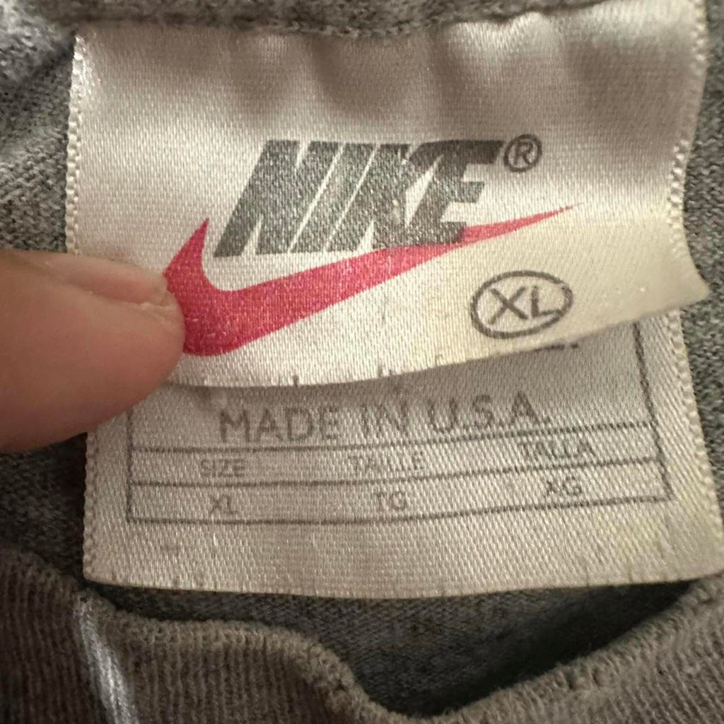 Sick Vintage Basic Nike Swoosh Tee