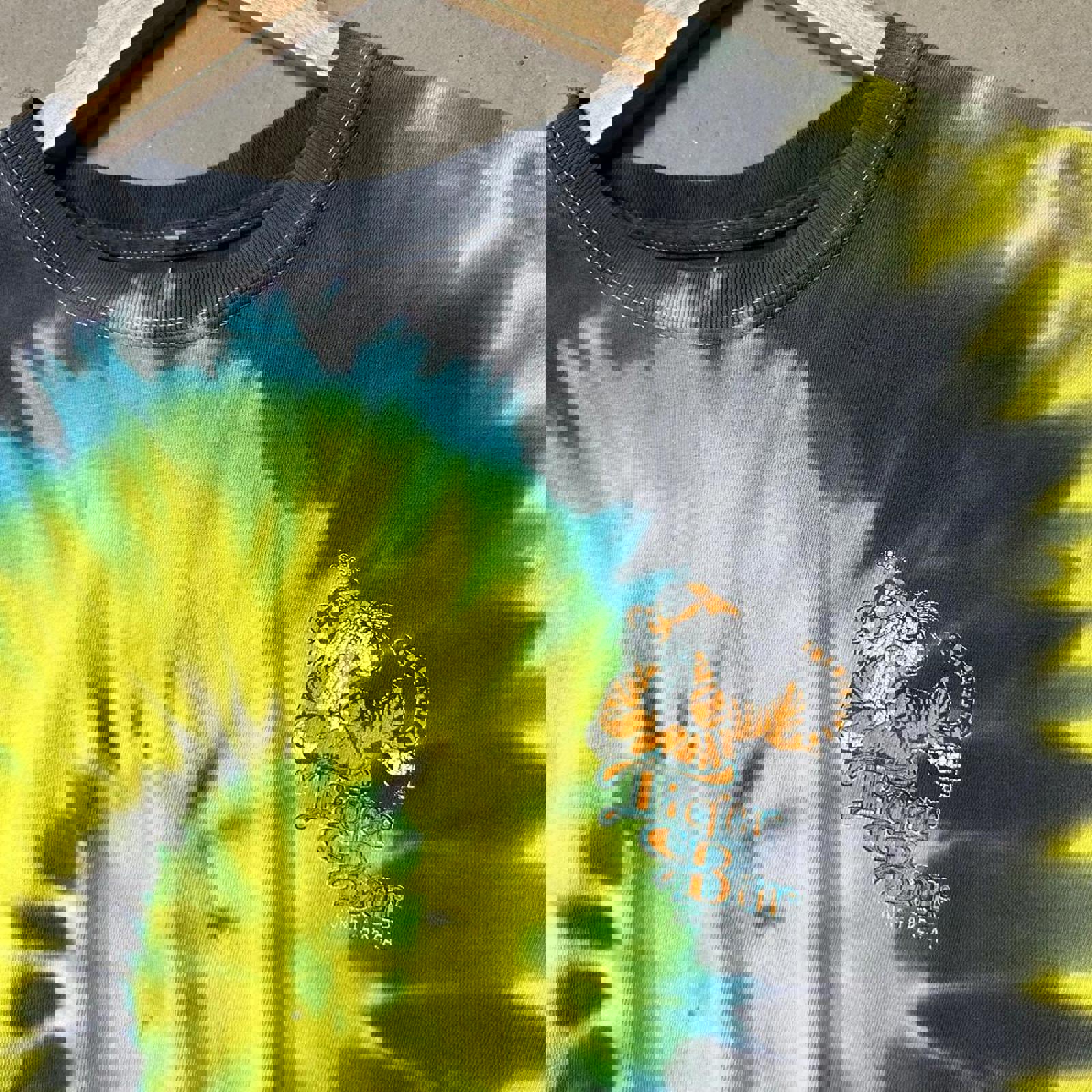 Vintage 90’s Tiger Bar Tie Die Graphic Tee