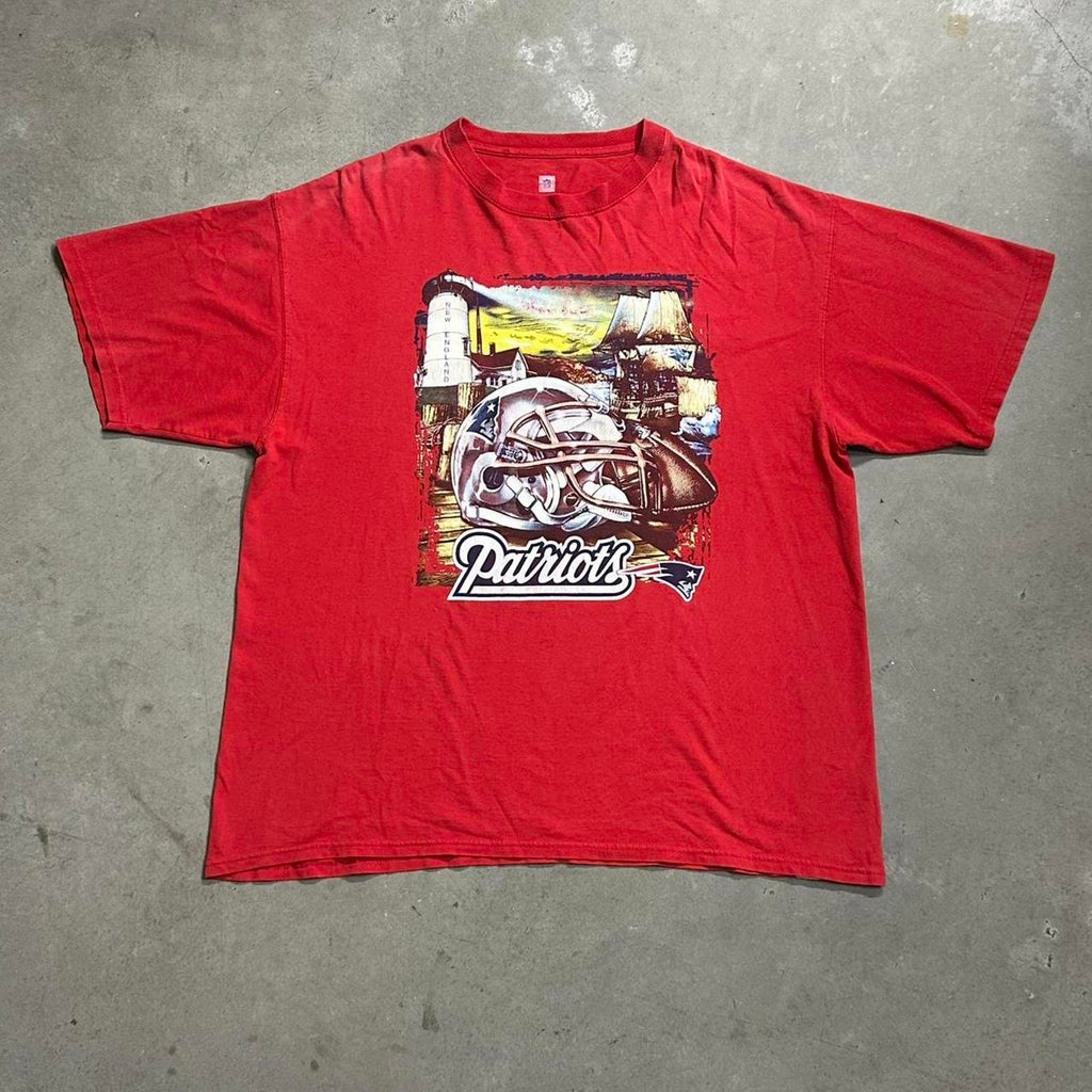 Vintage 2000’s New England Patriots Graphic Tee