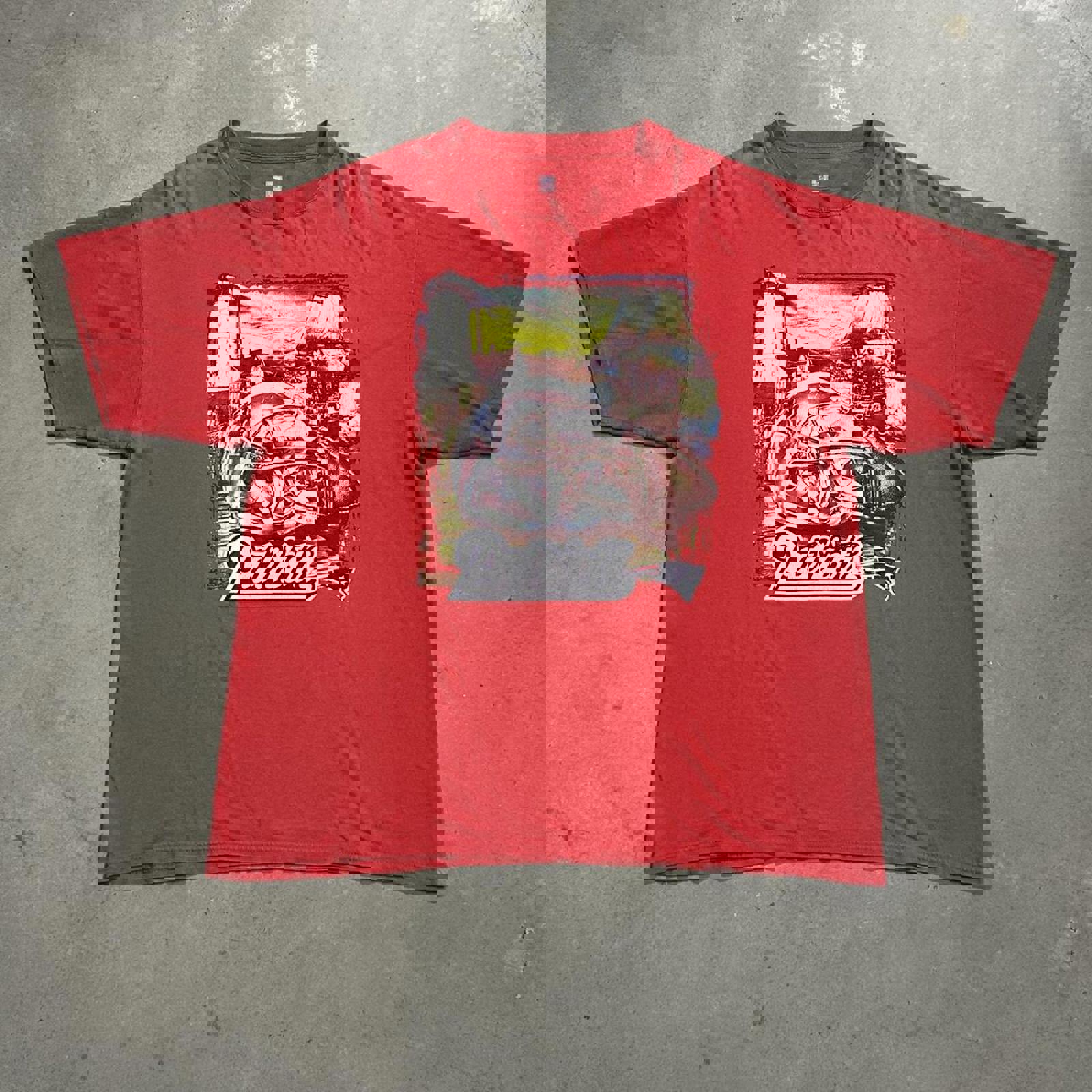 Vintage 2000’s New England Patriots Graphic Tee