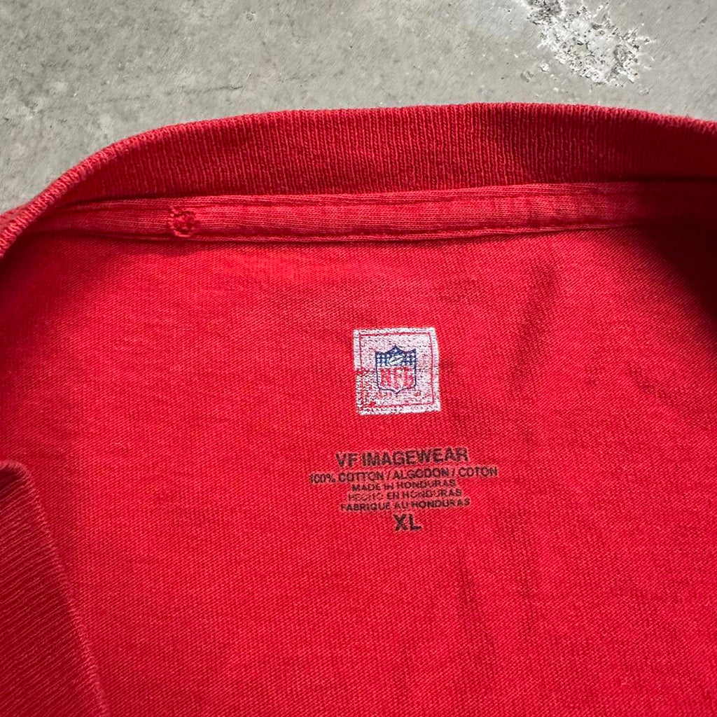 Vintage 2000’s New England Patriots Graphic Tee