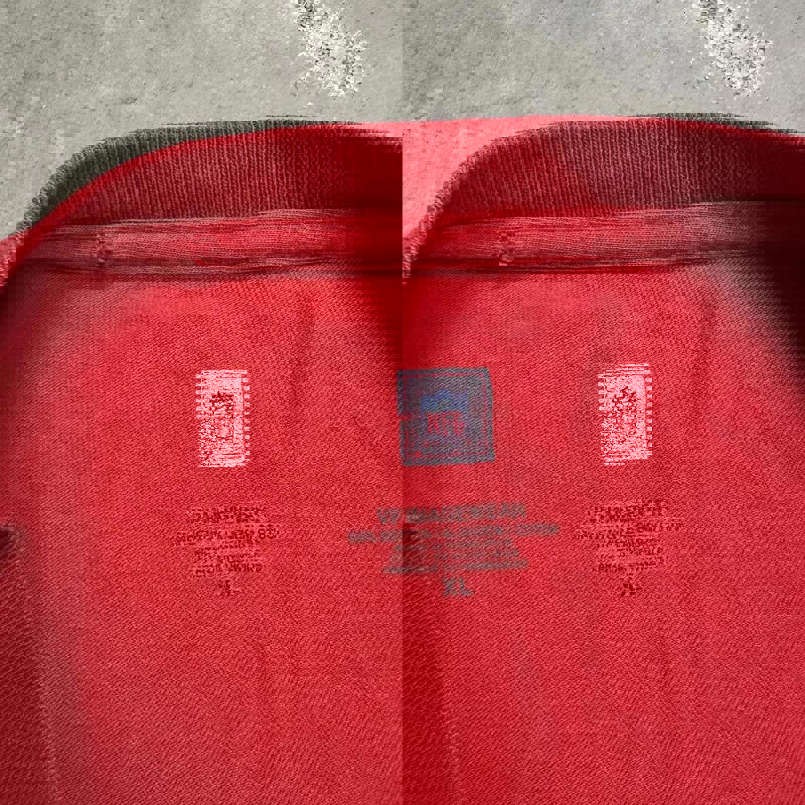 Vintage 2000’s New England Patriots Graphic Tee